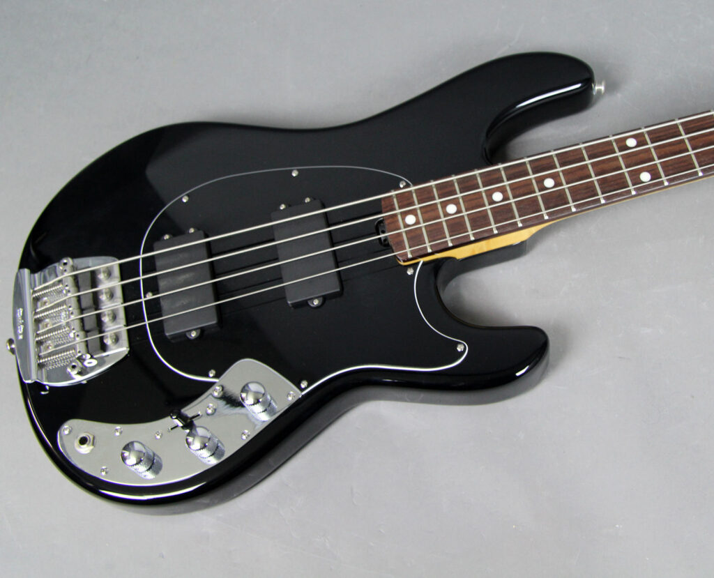 music_man_sabre_classic_front_body Vista anteriore body Music Man Sabre Classic