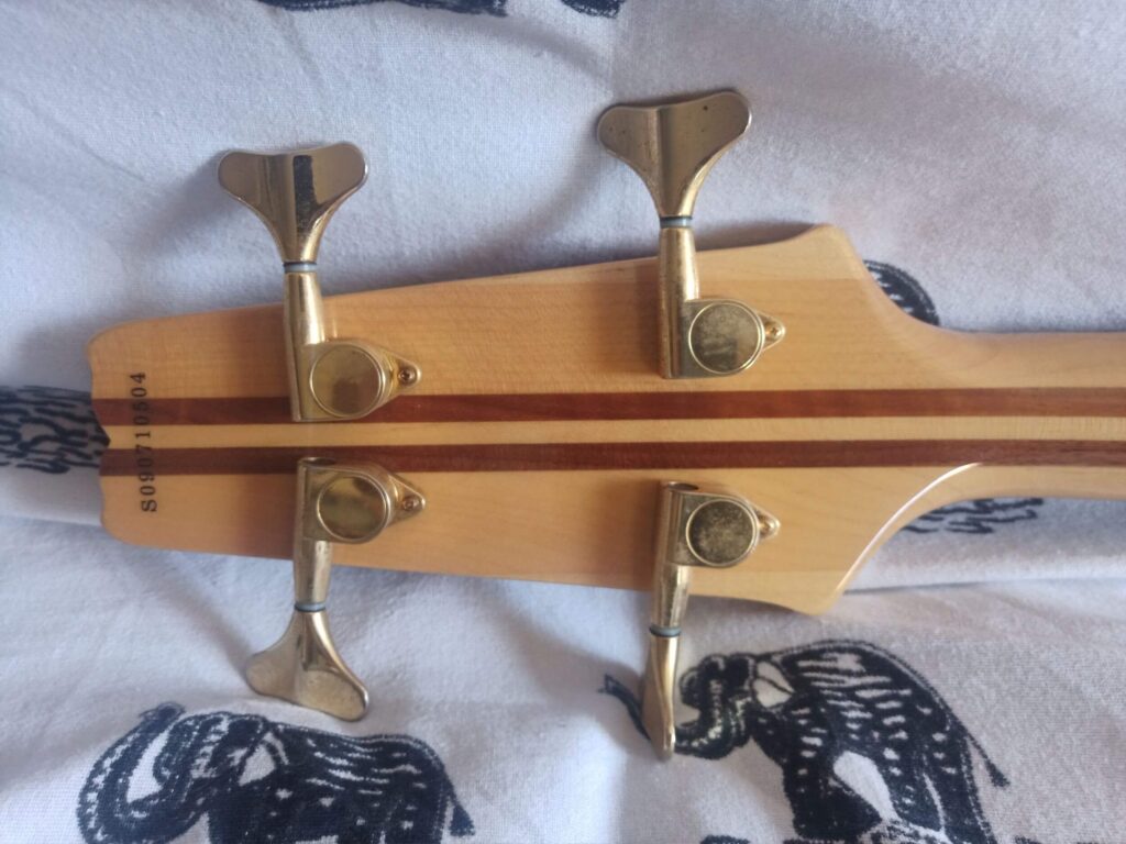 Vista posteriore Paletta Aria Pro II SB-1000 RIB reissue