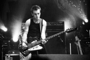 Simon Gallup con un Gibson Thunderbird