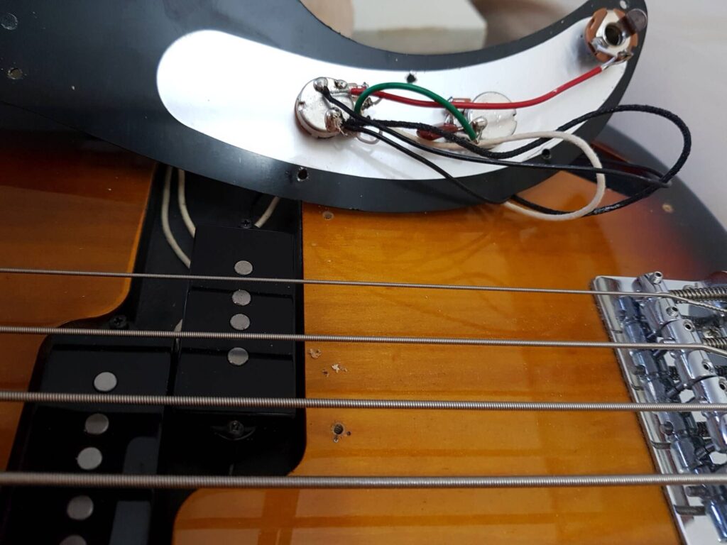 Elettronica e pickup Squier Vintage Modified Precision Bass V