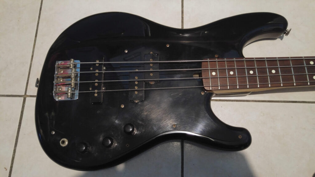 Vista frontale body Ibanez Roadstar II RB650