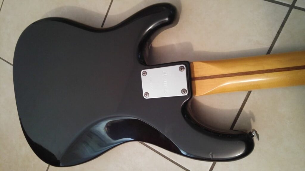 Vista posteriore body Ibanez Roadstar II RB650