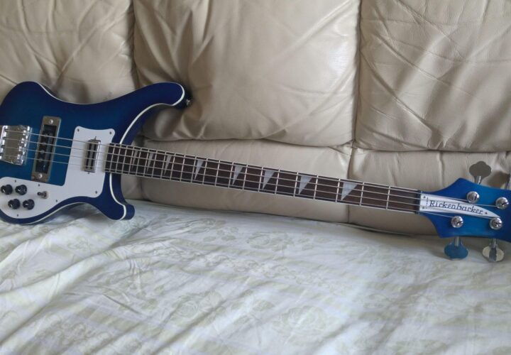 Recensione copia cinese Rickenbacker (Chickenbacker)