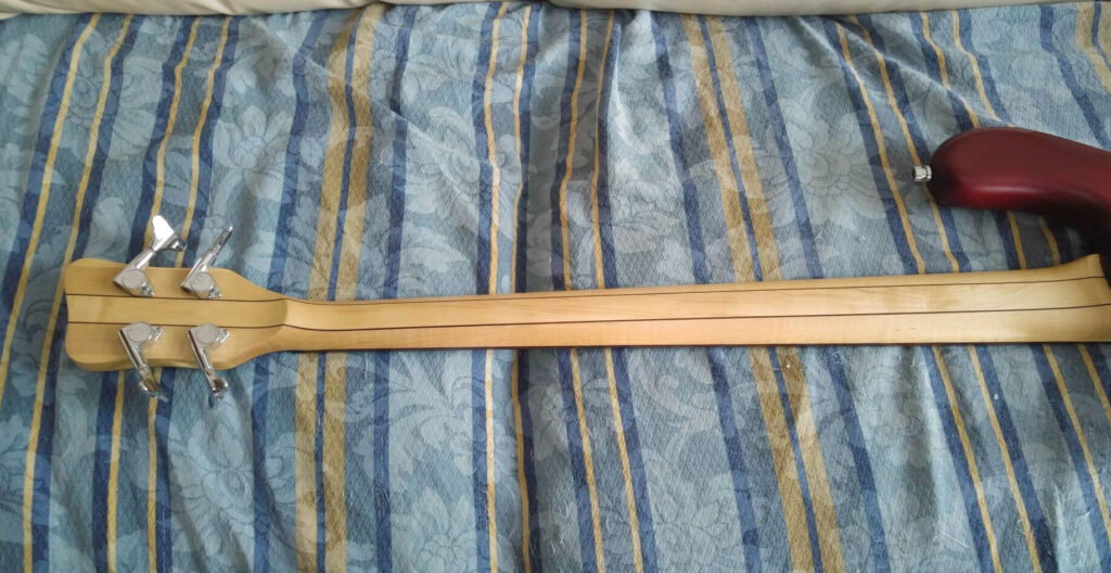 vista posteriore manico warwick rb streamer